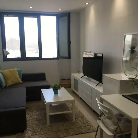 Apartment Tower's Flat 2 On The 30th Floor +wifi +digital Tv *